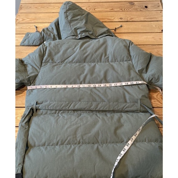 The North Face Green Puffer Jacket - Picture 9 of 10